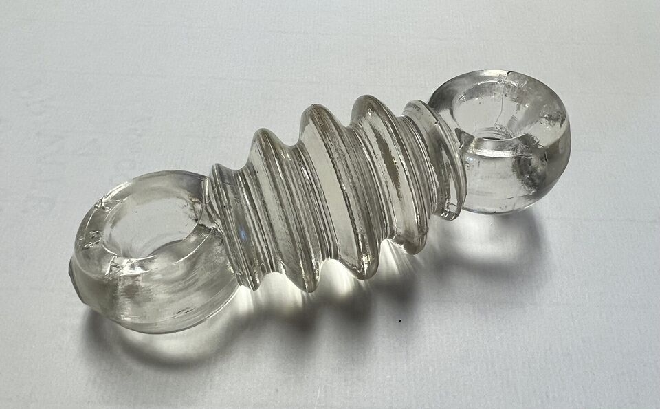 glass radio strain relief insulator